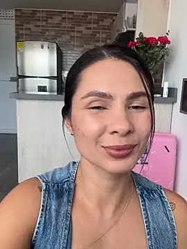 Snapshot of SofiaG_ chatting on November 2025 07:57:02 PM SofiaG online show from November 2025 07:57:02 PM