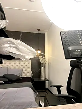 Snapshot of SofiaG_ chatting on December 2025 07:07:01 PM SofiaG online show from December 2025 07:07:01 PM