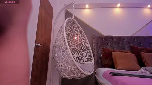 khloe cutee online show from December 2024 12:56:02 PM