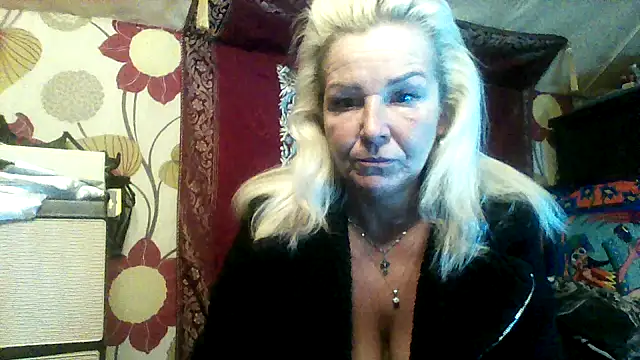 CassandraSandra44 online show from February 2026 06:32:01 AM
