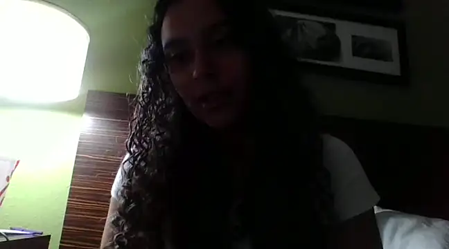 cinnaminnie online show from January 2025 03:39:02 AM