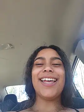 cinnaminnie online show from March 2025 04:22:02 PM