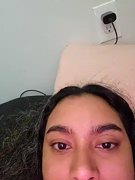 Snapshot of cinnaminnie chatting on December 2025 05:42:01 PM cinnaminnie online show from December 2025 05:42:01 PM