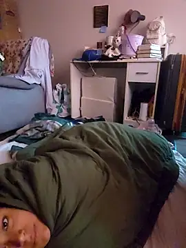 Snapshot of cinnaminnie chatting on April 2026 03:16:01 PM cinnaminnie online show from April 2026 03:16:01 PM