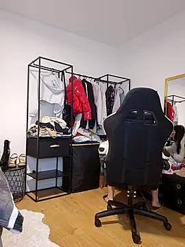 Jujuicy 97 online show from November 2025 07:13:01 PM