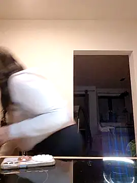 Jujuicy 97 online show from December 2025 06:39:01 PM