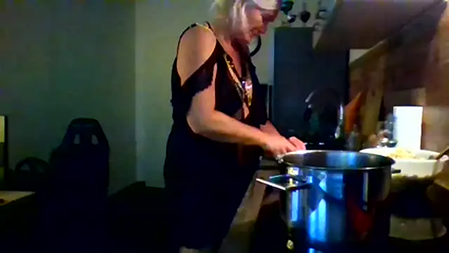 Snapshot of Your_Wish_4U chatting on November 2025 02:41:01 PM Your Wish 4U online show from November 2025 02:41:01 PM