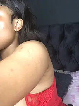 Anaelle24 online show from February 2025 02:37:01 PM