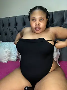 Anaelle24 online show from May 2026 07:10:02 PM