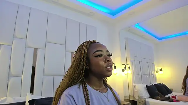 Snapshot of mia_schwarz chatting on February 2025 07:57:02 PM mia schwarz online show from February 2025 07:57:02 PM