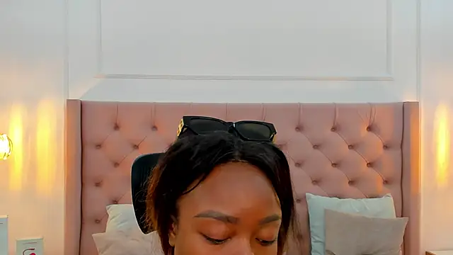 Snapshot of mia_schwarz chatting on September 2025 09:58:01 PM mia schwarz online show from September 2025 09:58:01 PM