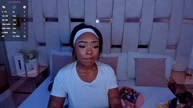 Snapshot of mia_schwarz chatting on September 2025 12:21:01 PM mia schwarz online show from September 2025 12:21:01 PM