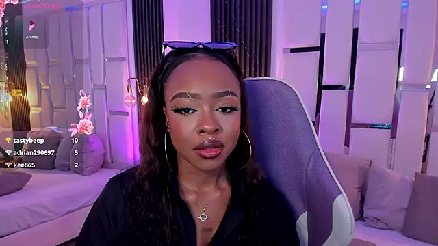 mia schwarz online show from November 2025 03:23:01 PM