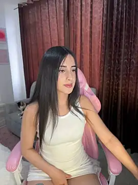 Snapshot of itsmadely chatting on April 2026 08:44:01 PM itsmadely online show from April 2026 08:44:01 PM