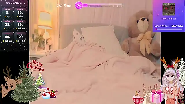 Snapshot of Blondecandie chatting on December 2024 05:51:01 PM Blondecandie online show from December 2024 05:51:01 PM