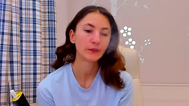 Snapshot of AniaGray chatting on January 2025 06:45:01 AM AniaGray online show from January 2025 06:45:01 AM