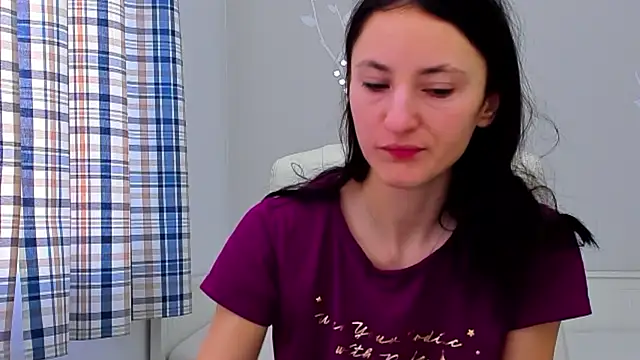 Snapshot of AniaGray chatting on February 2025 06:43:02 AM AniaGray online show from February 2025 06:43:02 AM