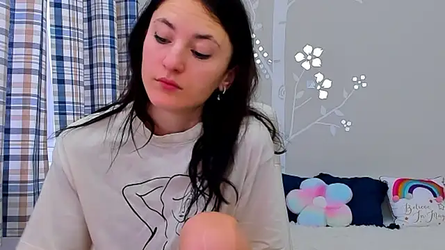 Snapshot of AniaGray chatting on February 2025 06:44:01 AM AniaGray online show from February 2025 06:44:01 AM