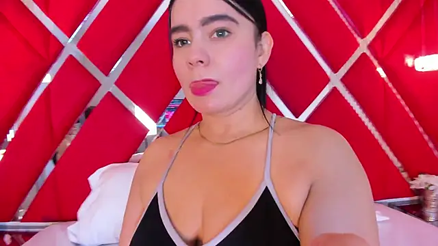 SusanCouper online show from April 2026 10:32:01 PM