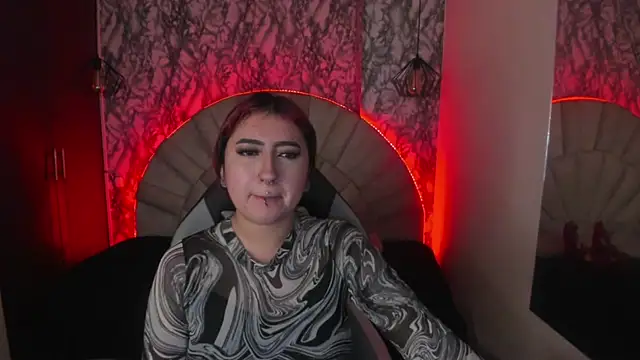 Snapshot of larissa01_ chatting on February 2025 03:12:01 AM larissa01 online show from February 2025 03:12:01 AM