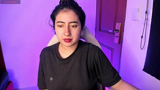 Snapshot of larissa01_ chatting on September 2025 03:34:01 AM larissa01 online show from September 2025 03:34:01 AM