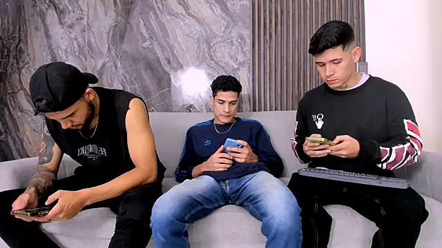 hot day online show from February 2025 01:47:02 AM