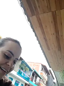 Im Amelia online show from October 2025 03:47:02 PM