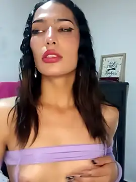 Snapshot of Lanna_hott_ chatting on March 2025 10:33:01 PM Lanna hott online show from March 2025 10:33:01 PM