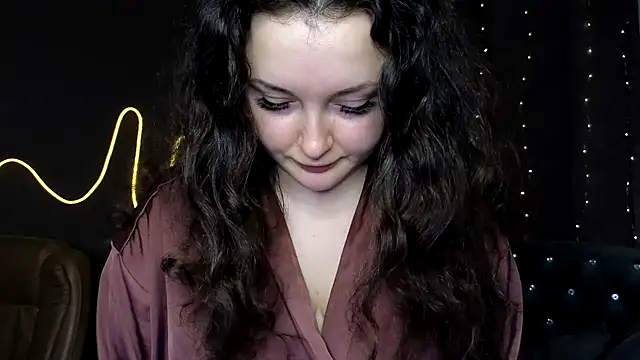 Snapshot of GloriNichols chatting on January 2025 12:28:02 PM GloriNichols online show from January 2025 12:28:02 PM