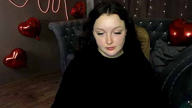 Snapshot of GloriNichols chatting on February 2025 06:21:01 AM GloriNichols online show from February 2025 06:21:01 AM