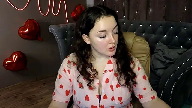 Snapshot of GloriNichols chatting on February 2025 09:26:02 AM GloriNichols online show from February 2025 09:26:02 AM