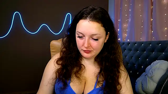 Snapshot of GloriNichols chatting on October 2025 11:18:01 AM GloriNichols online show from October 2025 11:18:01 AM