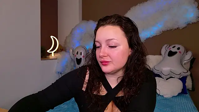 Snapshot of GloriNichols chatting on November 2025 06:15:02 AM GloriNichols online show from November 2025 06:15:02 AM