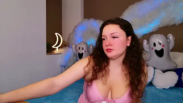 Snapshot of GloriNichols chatting on November 2025 06:49:01 AM GloriNichols online show from November 2025 06:49:01 AM