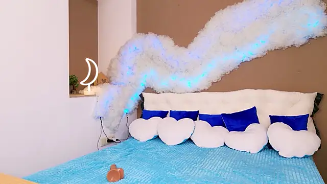 Snapshot of GloriNichols chatting on November 2025 06:25:01 AM GloriNichols online show from November 2025 06:25:01 AM