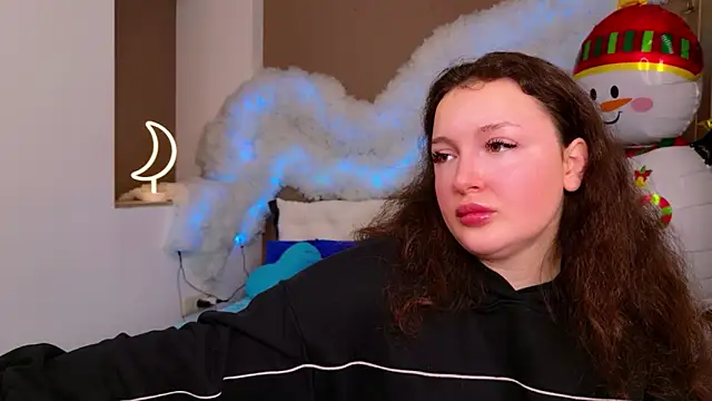 Snapshot of GloriNichols chatting on December 2025 06:12:02 AM GloriNichols online show from December 2025 06:12:02 AM