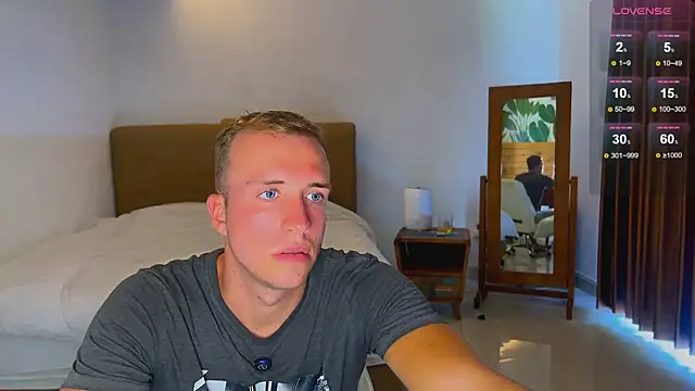 Snapshot of tommy_cumfinger chatting on October 2025 01:44:02 AM tommy cumfinger online show from October 2025 01:44:02 AM