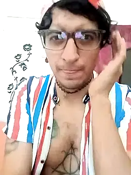 Snapshot of ale3J4a chatting on April 2026 04:21:02 PM ale3J4a online show from April 2026 04:21:02 PM