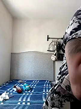 Snapshot of ale3J4a chatting on April 2026 11:35:02 PM ale3J4a online show from April 2026 11:35:02 PM