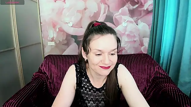 Snapshot of AriaGray chatting on June 2026 07:57:01 AM AriaGray online show from June 2026 07:57:01 AM