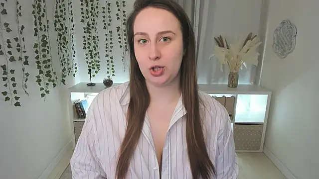 Snapshot of Lattea chatting on February 2025 04:50:01 PM Lattea online show from February 2025 04:50:01 PM