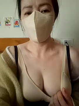 Snapshot of Susu204 chatting on December 2024 04:53:02 AM Susu204 online show from December 2024 04:53:02 AM