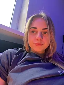 Snapshot of GraceTorrez chatting on December 2024 12:27:01 PM GraceTorrez online show from December 2024 12:27:01 PM