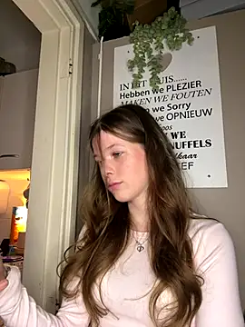 sophiamlf online show from December 2025 07:29:02 PM