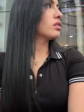 Snapshot of Sara_luna_ chatting on December 2024 10:02:02 PM Sara luna  online show from December 2024 10:02:02 PM