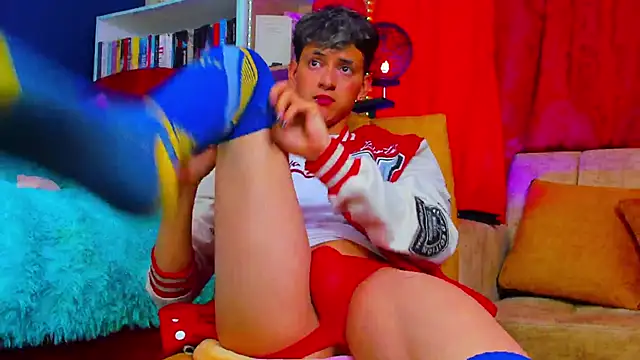 GabyThoms online show from February 2025 07:47:02 PM