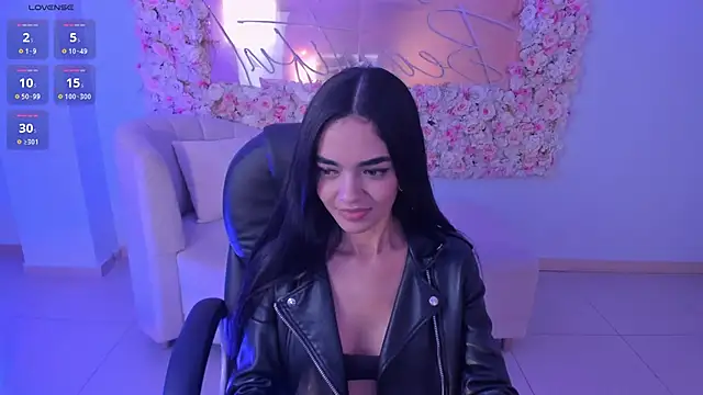 LucianaMillerX online show from December 2024 07:15:01 AM