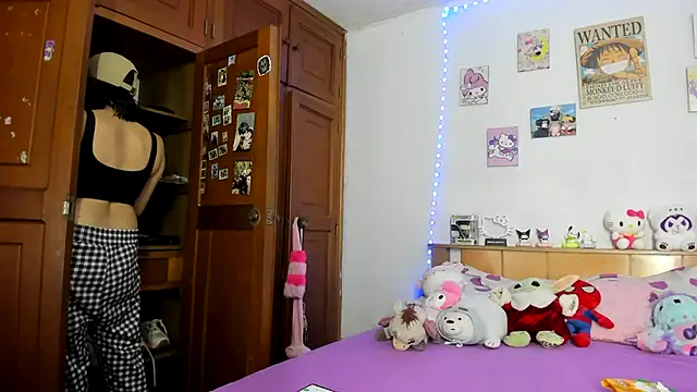 LunaDeCristall online show from September 2025 07:19:02 AM