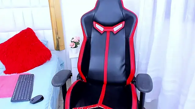 Snapshot of MadelineJackson chatting on January 2025 04:59:01 AM MadelineJackson online show from January 2025 04:59:01 AM