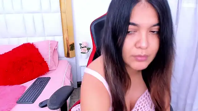 Snapshot of MadelineJackson chatting on January 2025 02:58:02 AM MadelineJackson online show from January 2025 02:58:02 AM